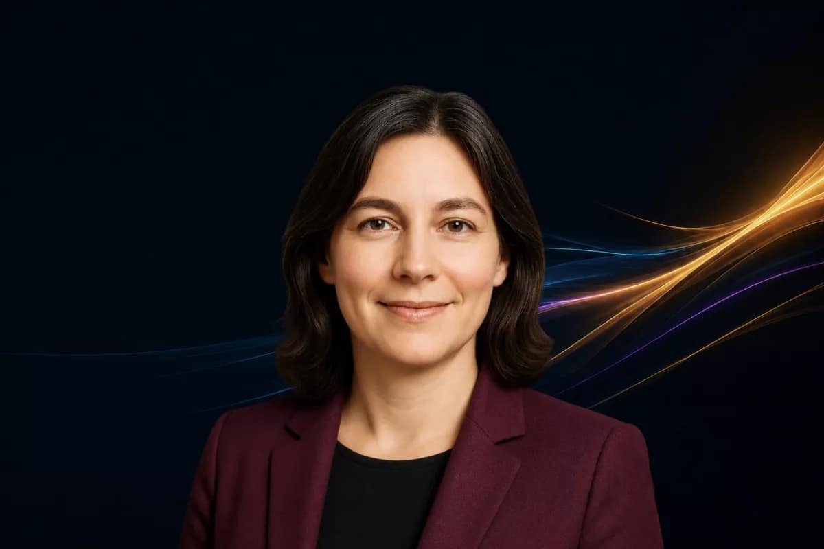 Professional portrait of Assia Werner, freelance expert for German market entry, strategic localization, B2B communication, and content marketing for international companies expanding into Germany.